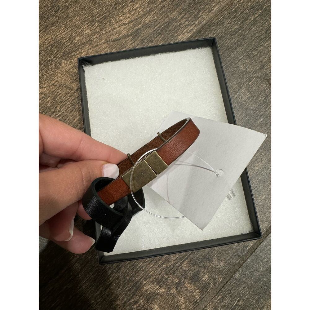 SAINT LAURENT
Cassandre leather and gold-tone bracelet NWT - Picture 4 of 6